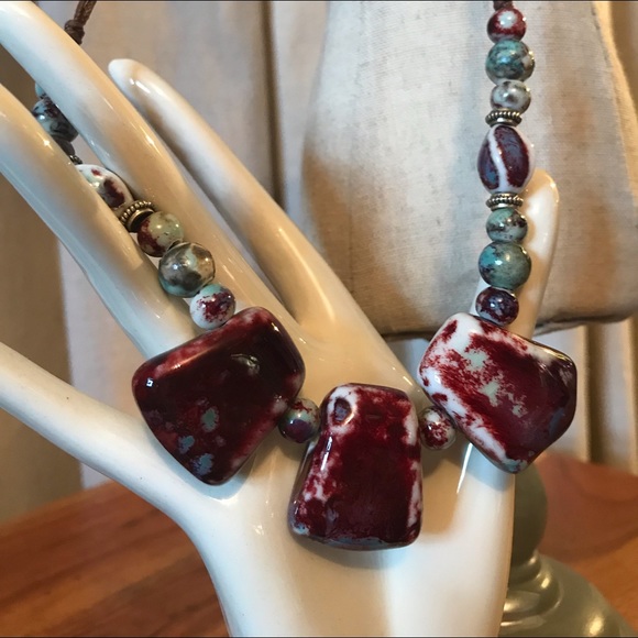 Nice necklace brownish red w turcoise beads! - Picture 2 of 3